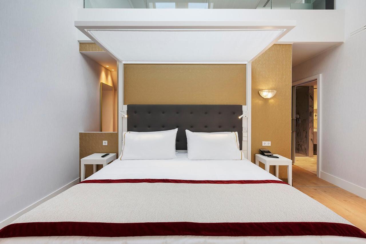 Aurea Ana Palace By Eurostars Hotel Company Budapest Exteriör bild A room at the hotel