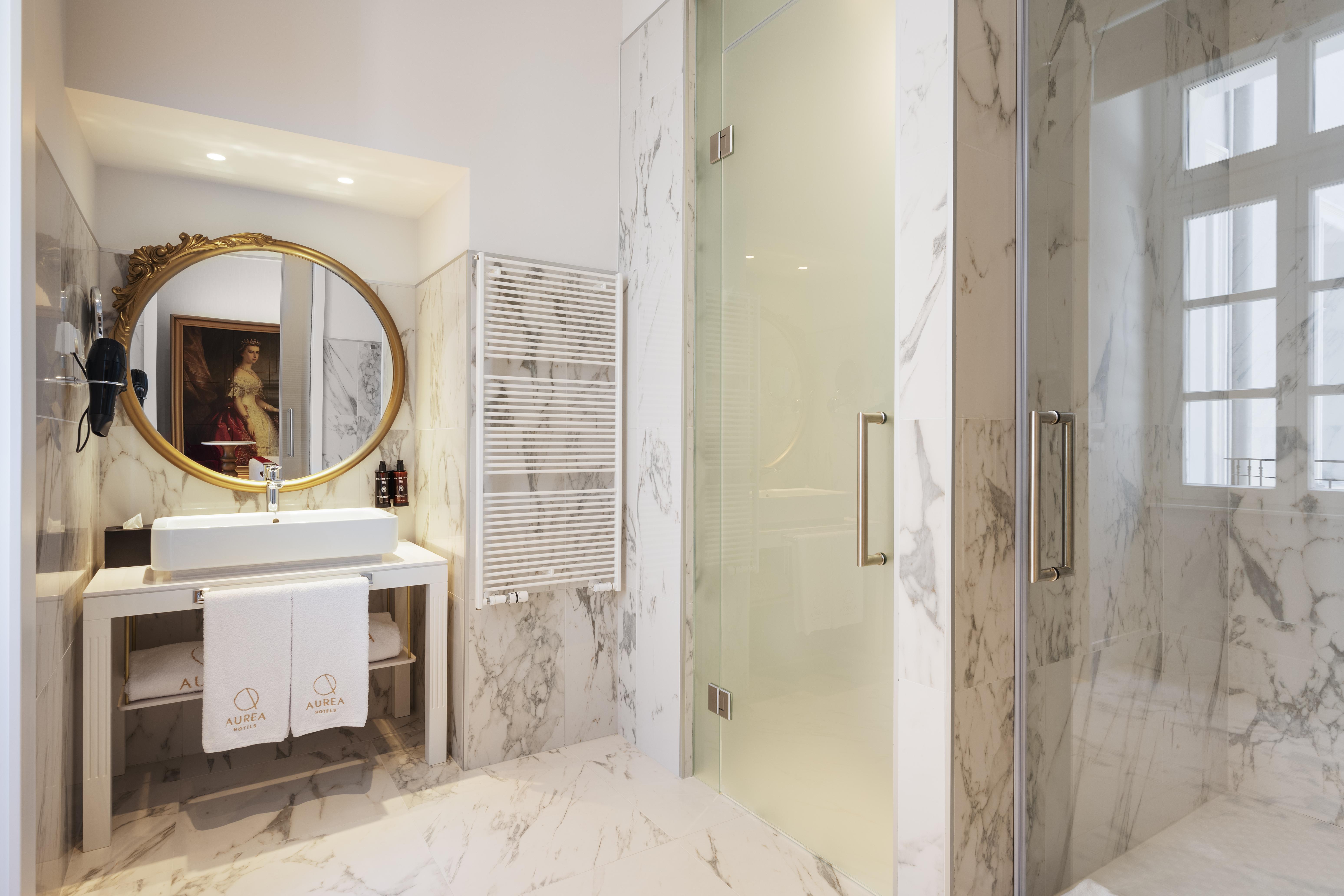 Aurea Ana Palace By Eurostars Hotel Company Budapest Exteriör bild Bathroom