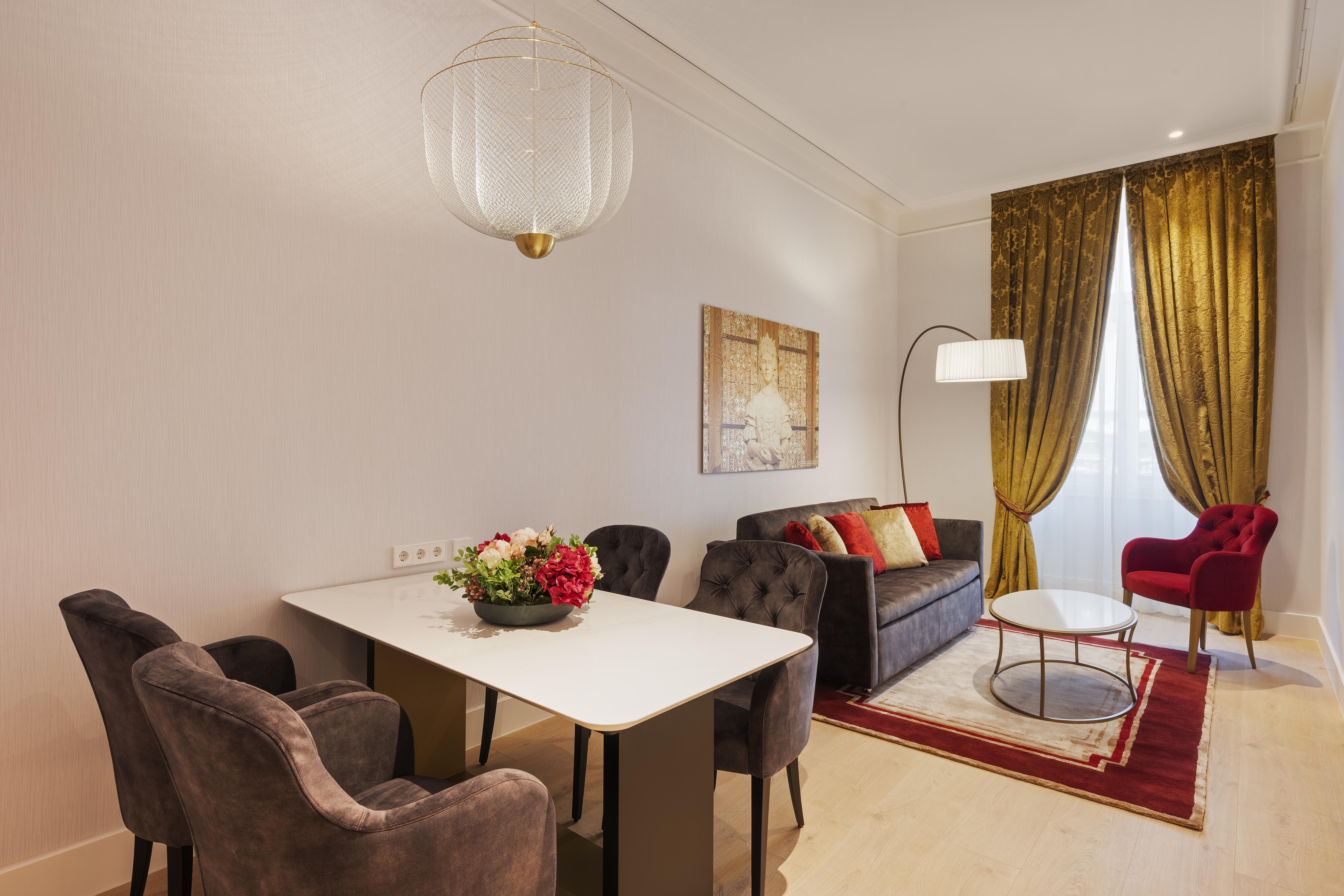 Aurea Ana Palace By Eurostars Hotel Company Budapest Exteriör bild A suite at the hotel