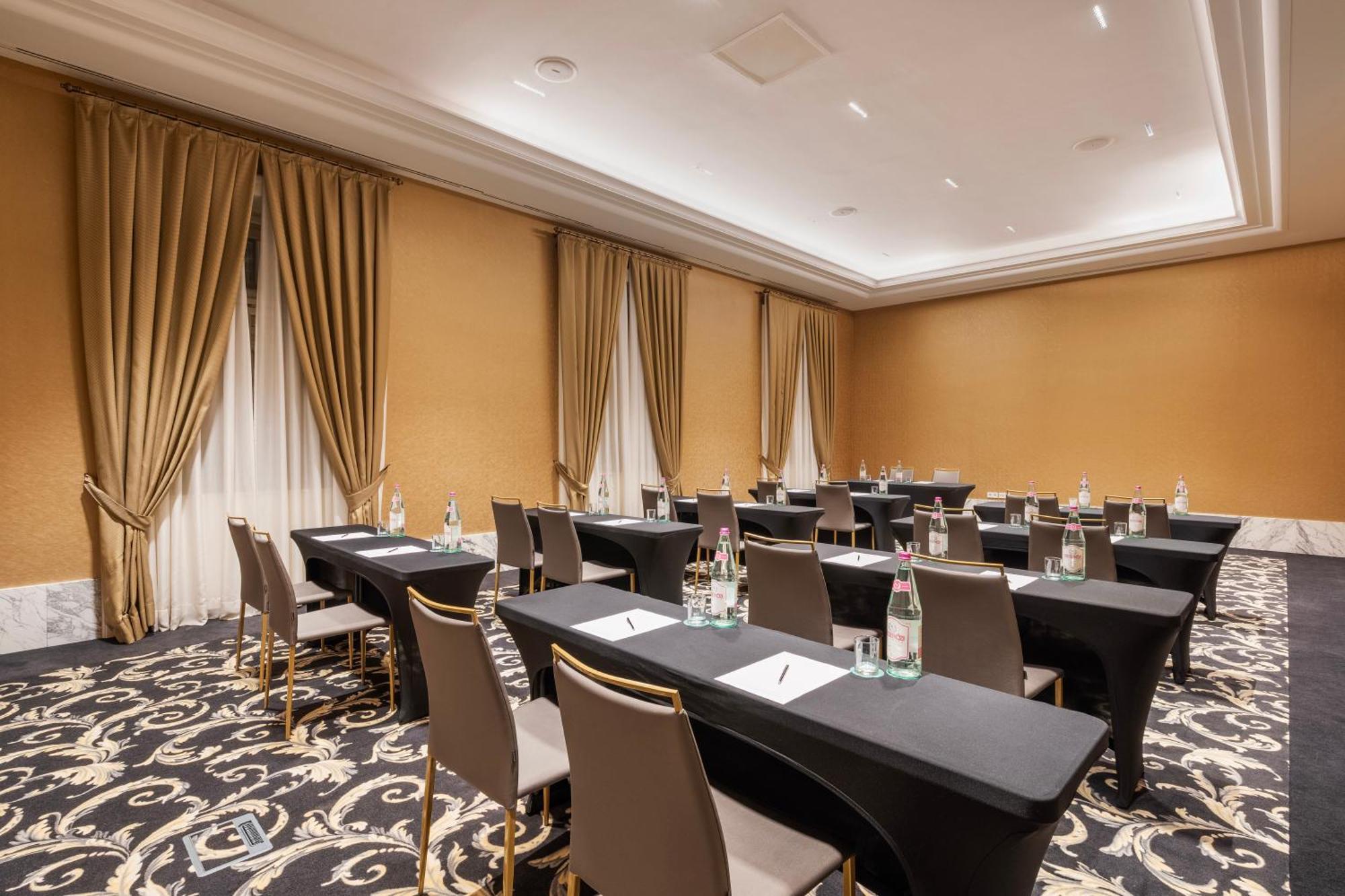 Aurea Ana Palace By Eurostars Hotel Company Budapest Exteriör bild Meeting room